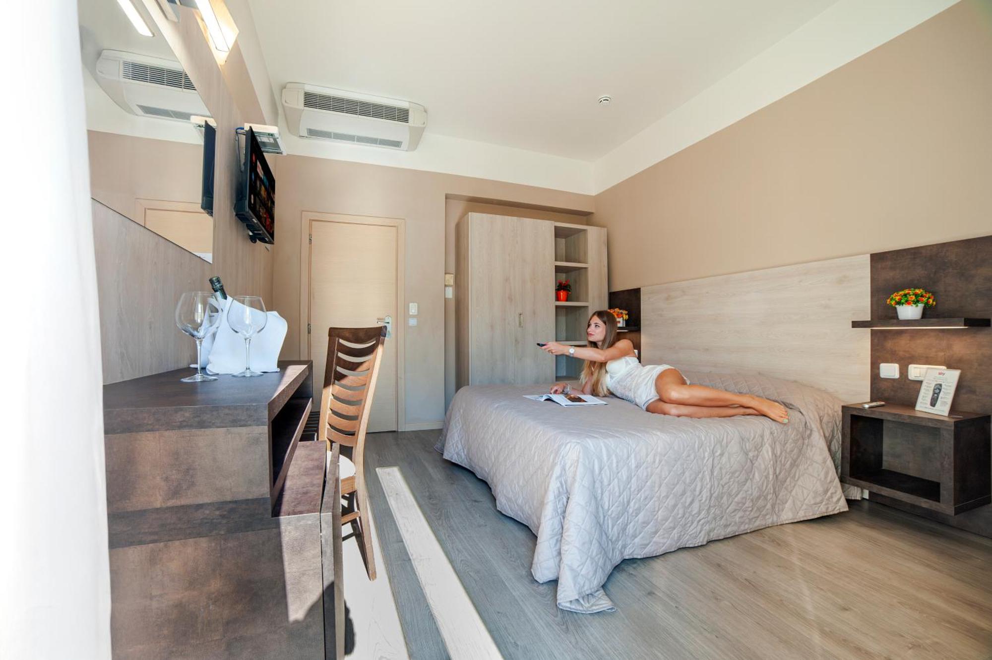 רימיני Hotel Nuovo Belvedere מראה חיצוני תמונה